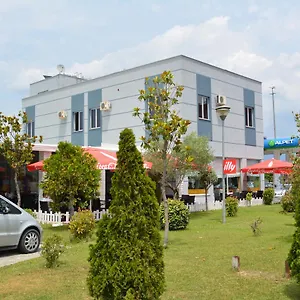 Hotell Alpet, Rinas