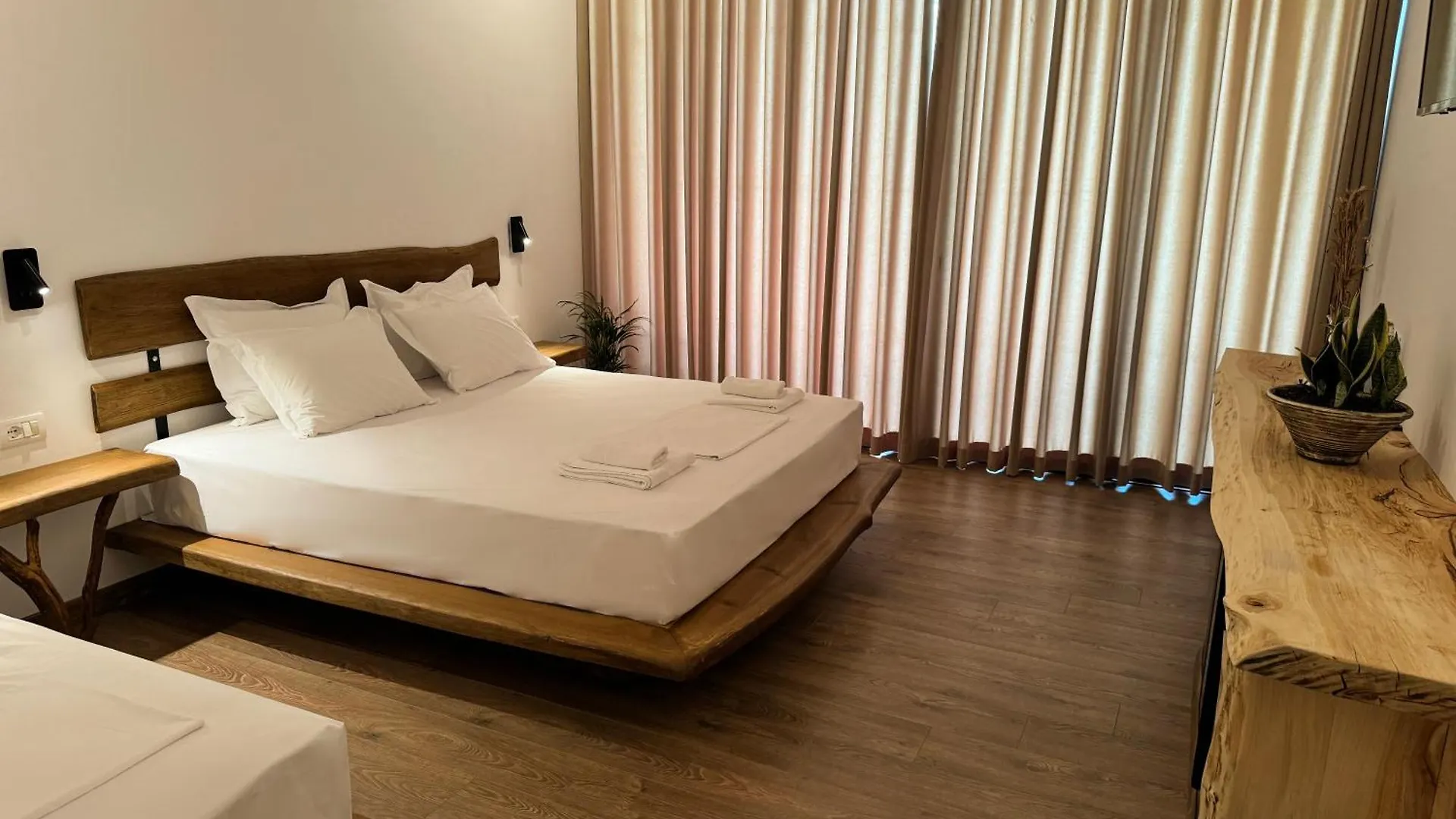 Hotel Alpeta Agrotourism&Winery - Roshnik , Berat Albanie