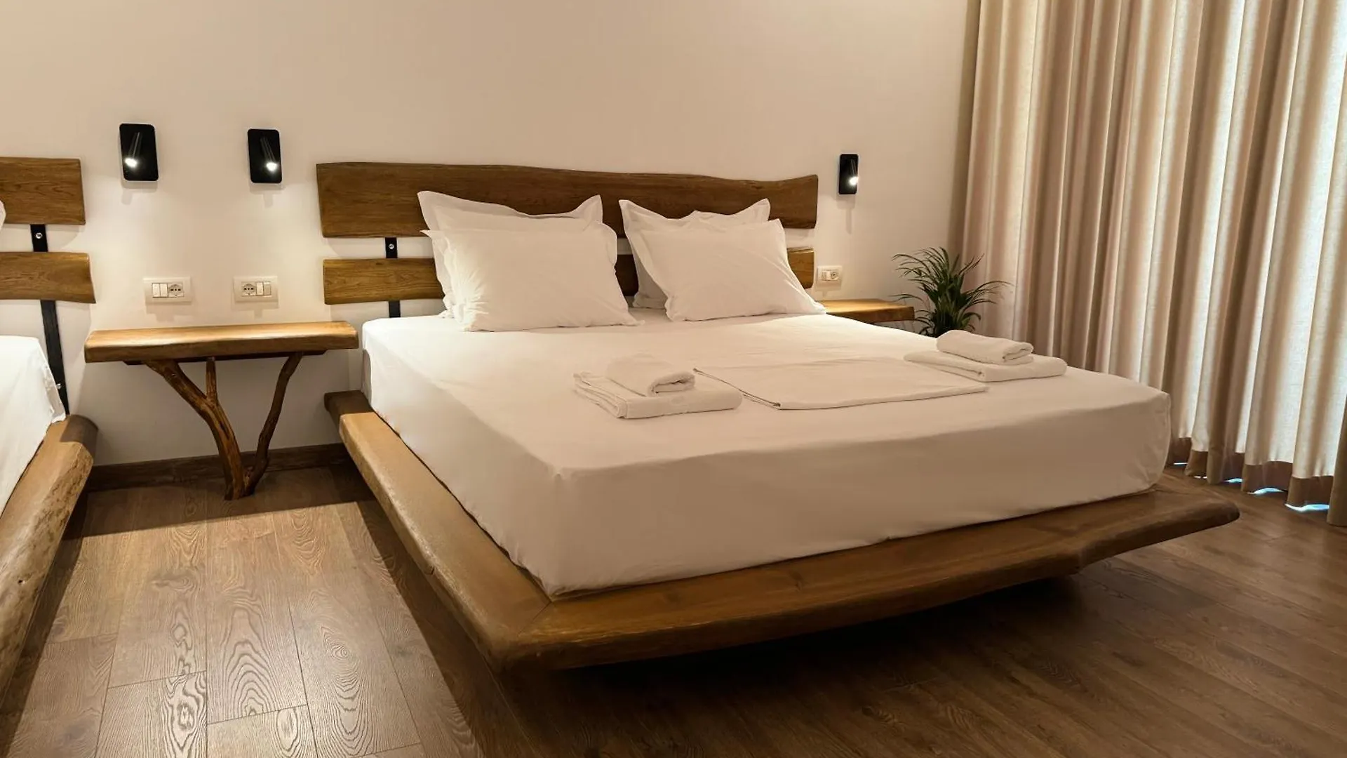 Maison d'hôtes Hotel Alpeta Agrotourism&Winery - Roshnik , Berat